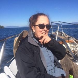 Meet your Posher, Debora